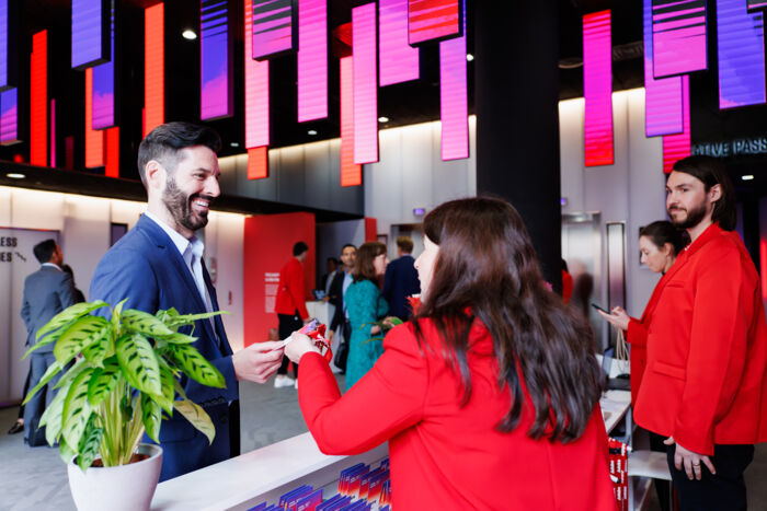 121alistair_veryard_photography_adobe_frameless_2024_253A4244-CR3 121alistair_veryard_photography_adobe_frameless_2024_253A4244-CR3