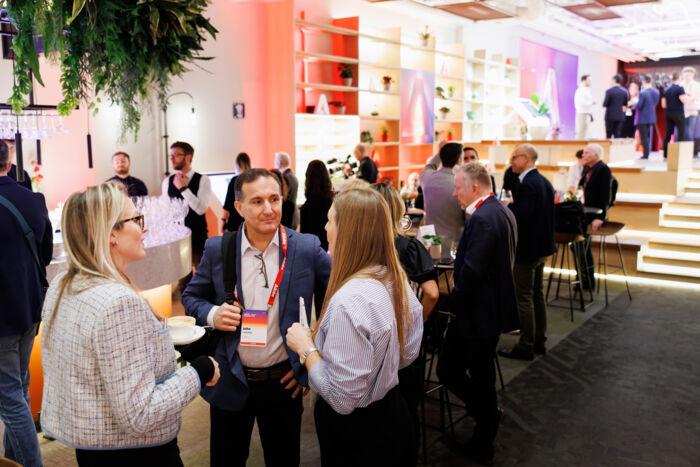 215alistair_veryard_photography_adobe_frameless_2024_253A4492-CR3 215alistair_veryard_photography_adobe_frameless_2024_253A4492-CR3