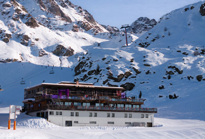 Nespresso_FactionSkis_Verbier_LucasLeufenMedia_3000px_1 Nespresso_FactionSkis_Verbier_LucasLeufenMedia_3000px_1